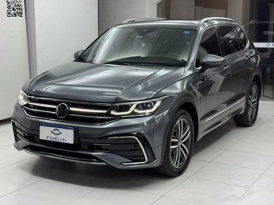 VOLKSWAGEN TIGUAN 2.0 300 TSI GASOLINA ALLSPACE R-LINE AUTOMÁTICO VOLKSWAGEN TIGUAN 2.0 300 TSI GASOLINA ALLSPACE R-LINE AUTOMÁTICO
